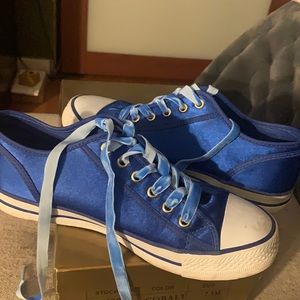 Twiggy LONDON size 7.5 satin lace up sneakers - excellent condition